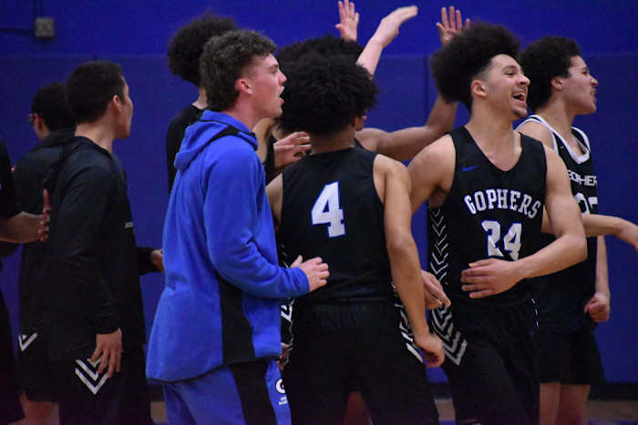 Gresham.Barlow.boys-basketball.Dave-Ball.36